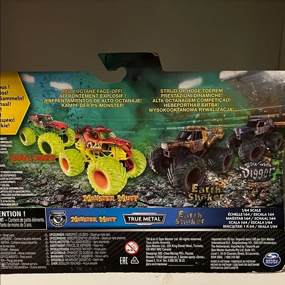Monster Jam - Monster Mutt VS. EarthShaker - Zombie VS. Hunter Series 1:64 Scale - Picture 5 of 6